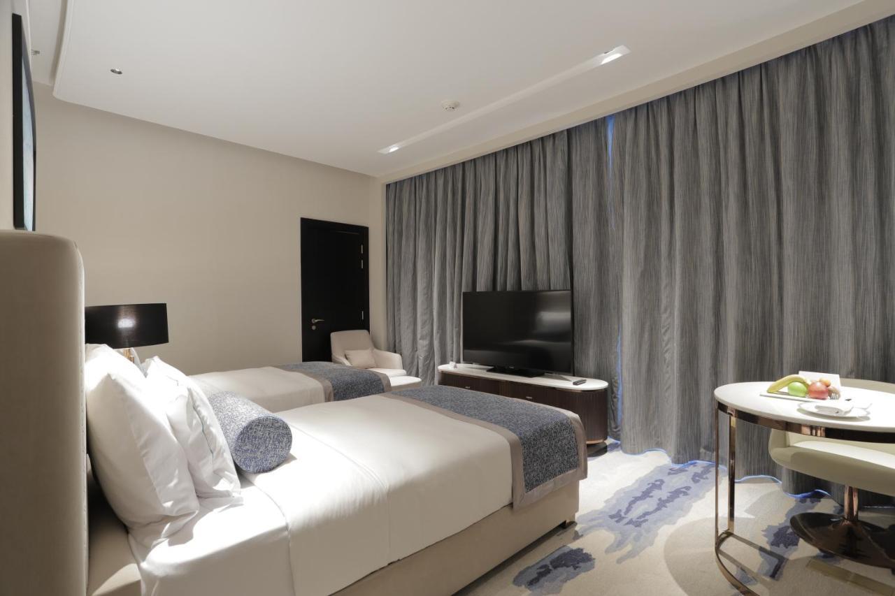 Century Marina Hotel - Lusail Eksteriør billede Deluxe Room