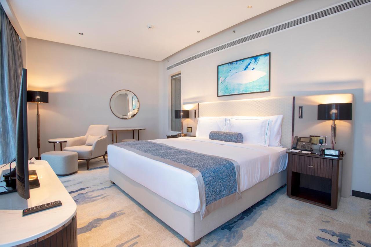 Century Marina Hotel - Lusail Eksteriør billede Deluxe Room