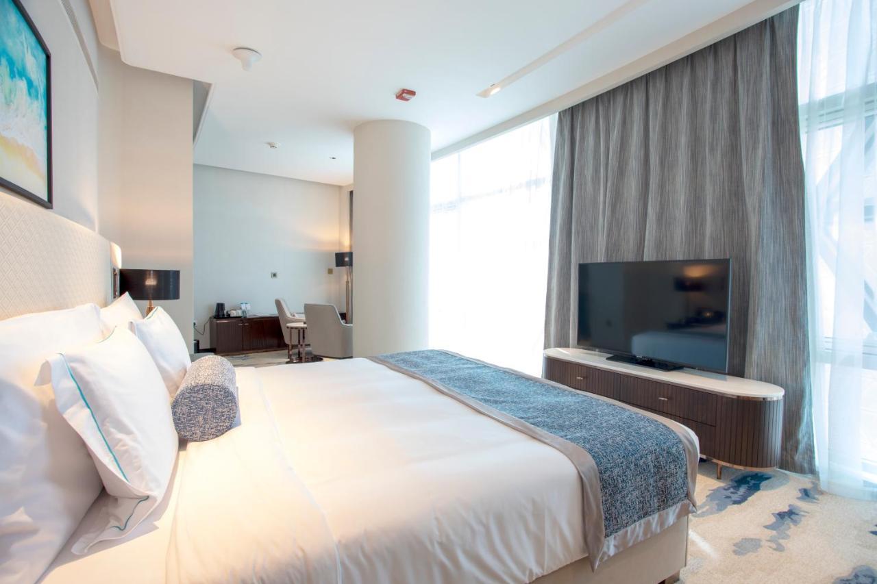 Century Marina Hotel - Lusail Eksteriør billede A bedroom at the hotel