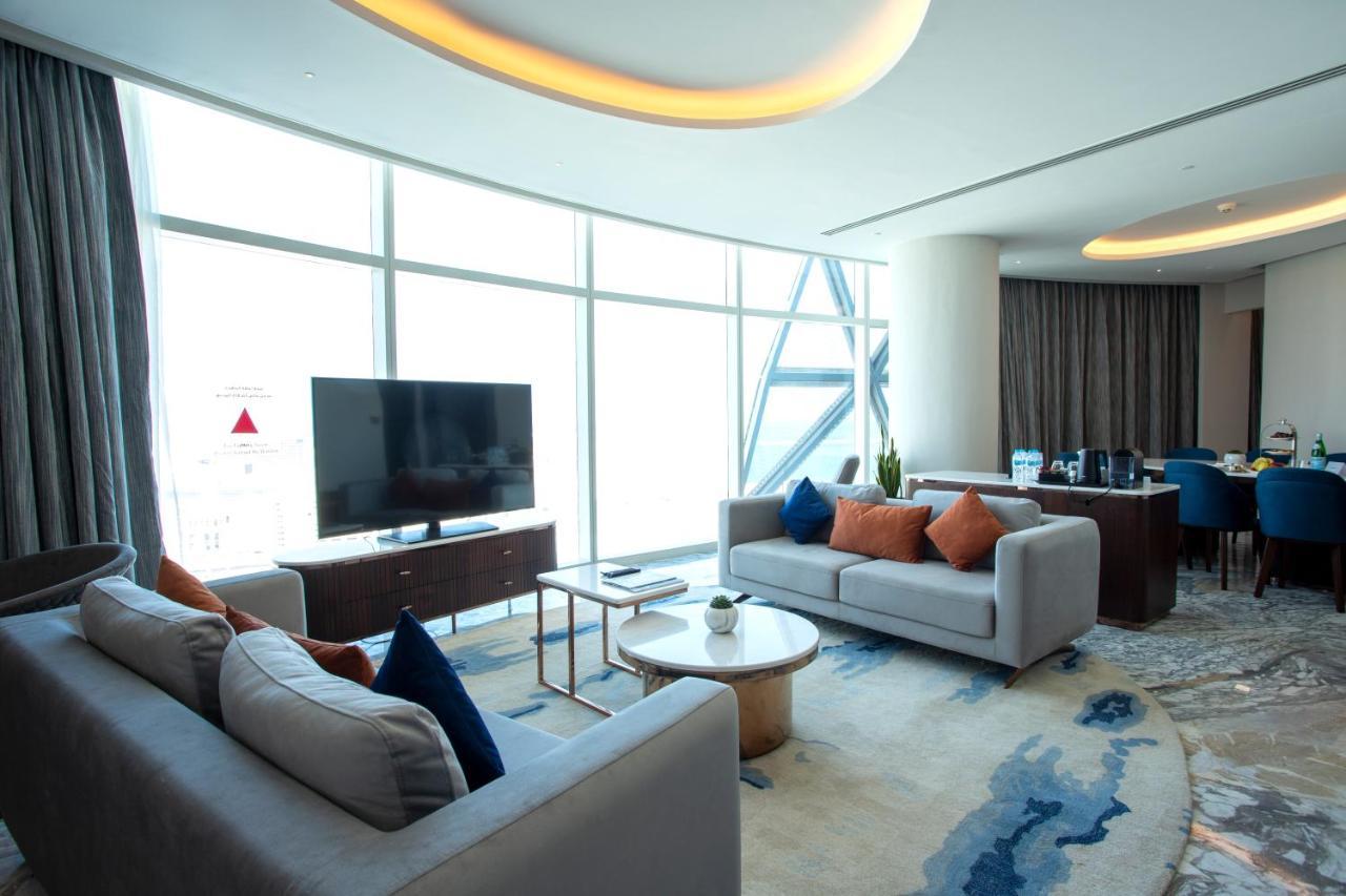 Century Marina Hotel - Lusail Eksteriør billede A suite at the hotel