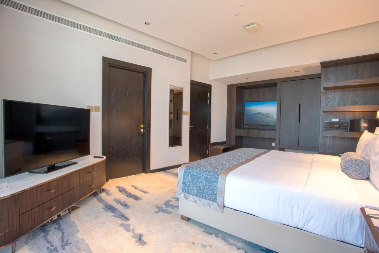 Century Marina Hotel - Lusail Eksteriør billede A bedroom at the hotel
