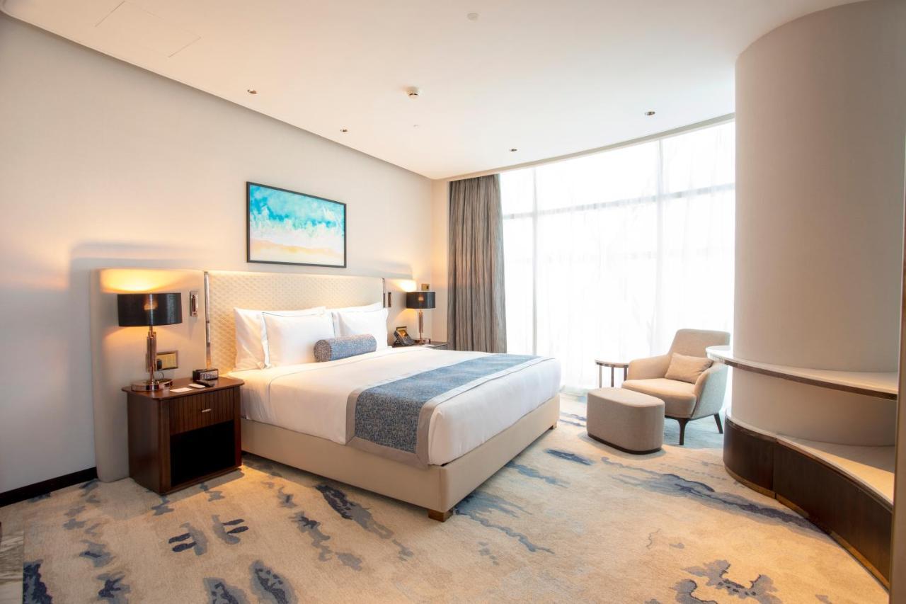 Century Marina Hotel - Lusail Eksteriør billede A bedroom at the hotel