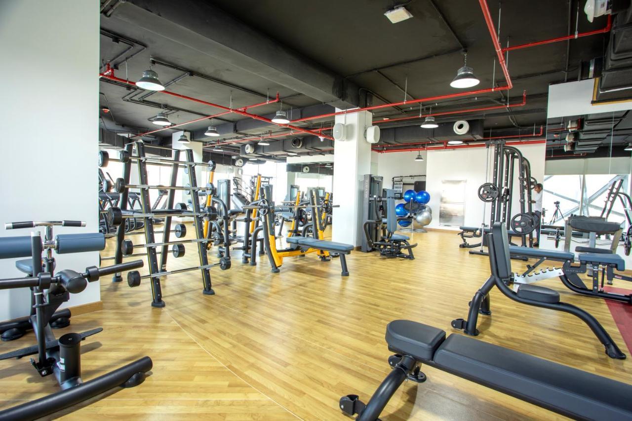 Century Marina Hotel - Lusail Eksteriør billede A gym in Dubai