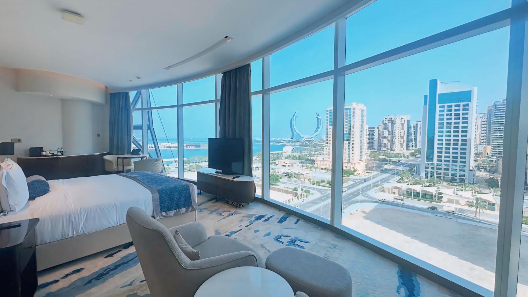 Century Marina Hotel - Lusail Eksteriør billede A room at the hotel